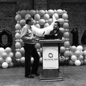 UpStarts Backdrop Bw SQ